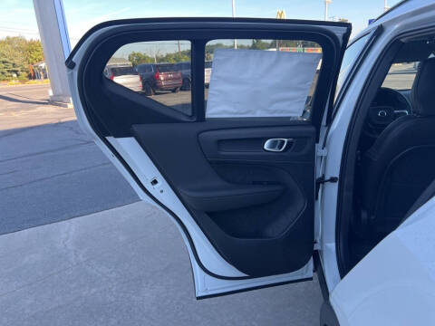 2026 Volvo XC40 B5 Plus