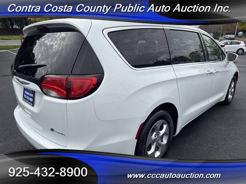 2017 Chrysler Pacifica Hybrid Touring Plus