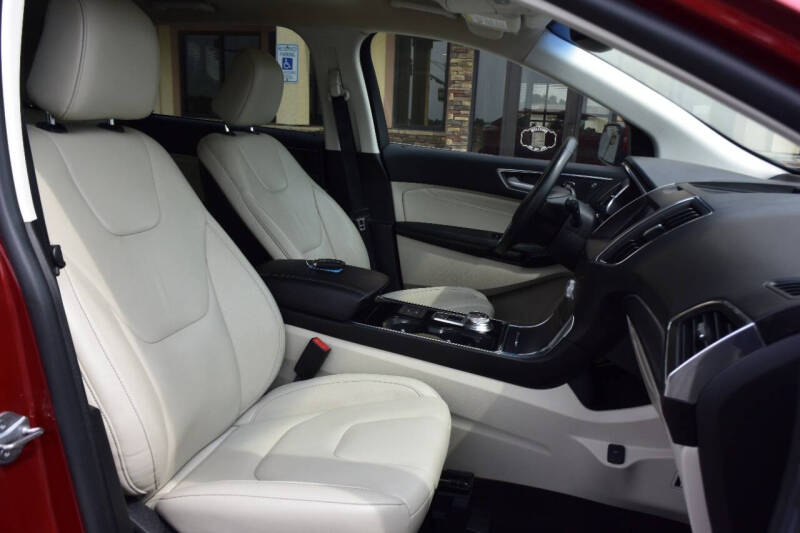 2020 Ford Edge Titanium