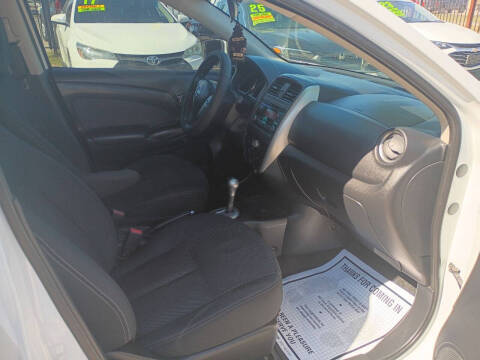 2015 Nissan Versa 1.6 SV