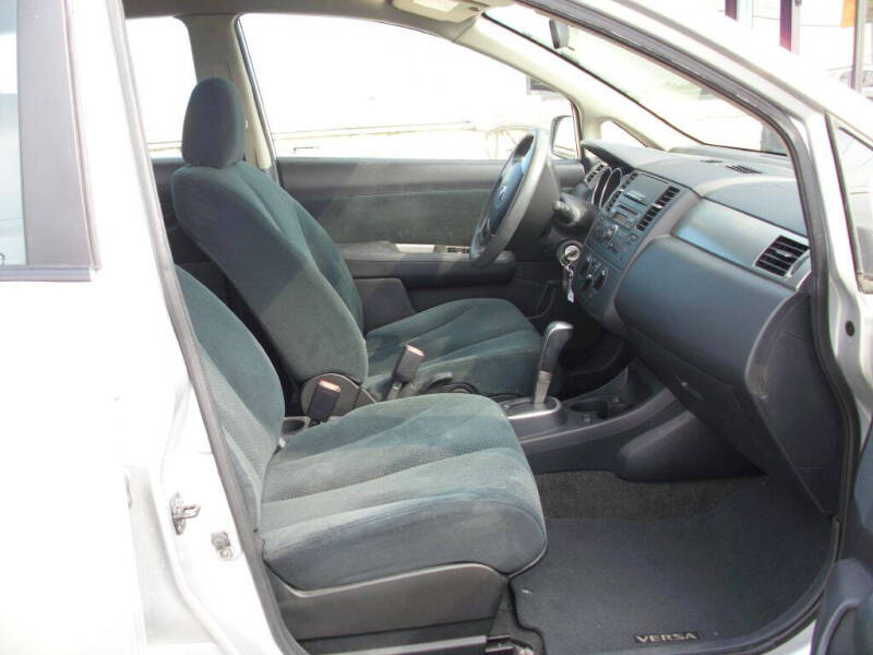 2010 Nissan Versa 1.8 S