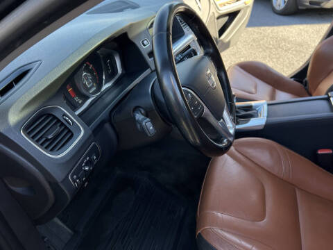 2015 Volvo V60 Cross Country T5 Platinum