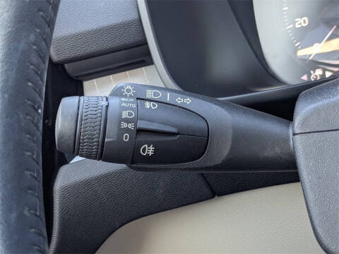 2019 Volvo XC40 T5 Momentum