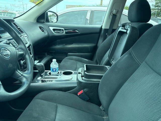 2016 Nissan Pathfinder SV