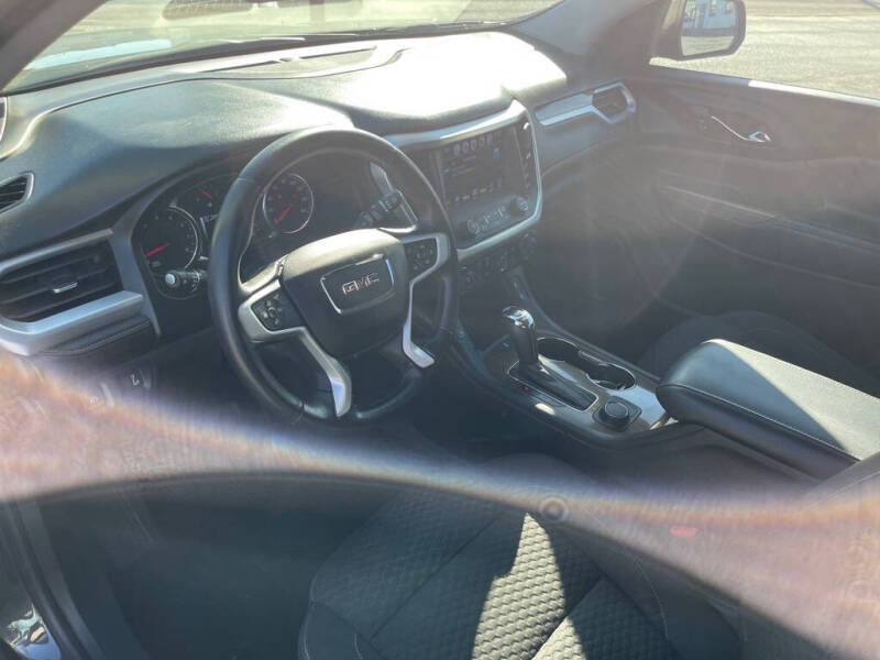 2017 GMC Acadia SLE-2