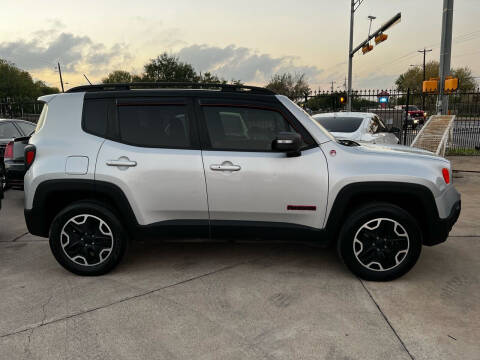 2016 Jeep Renegade for sale at MR B Motor Co in Brownsville TX