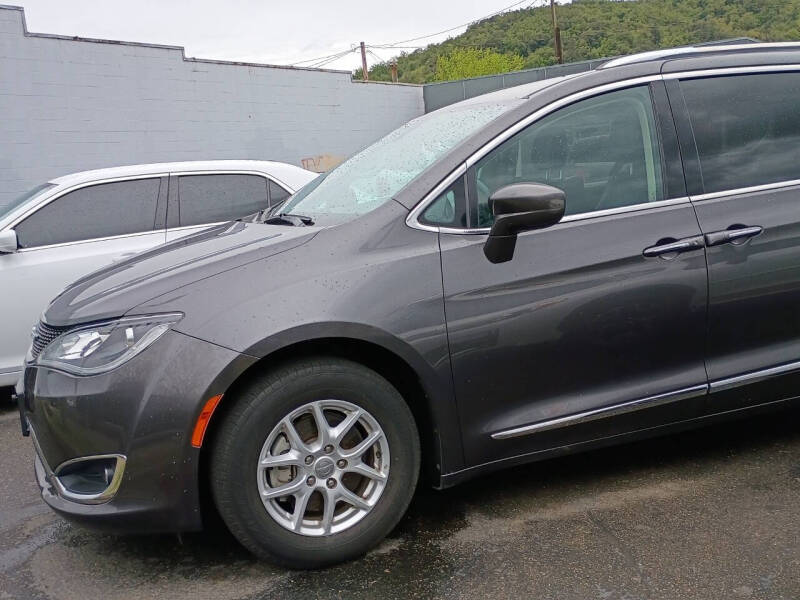2020 Chrysler Pacifica Touring L