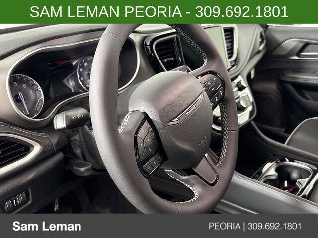 2027 Chrysler Pacifica Limited