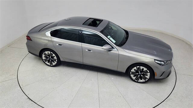 2025 BMW 5 Series 530i xDrive