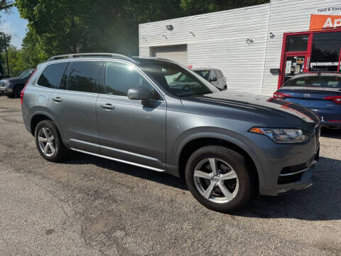 2016 Volvo XC90 T5 Momentum
