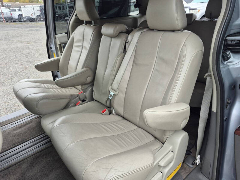 2014 Toyota Sienna XLE 8-Passenger