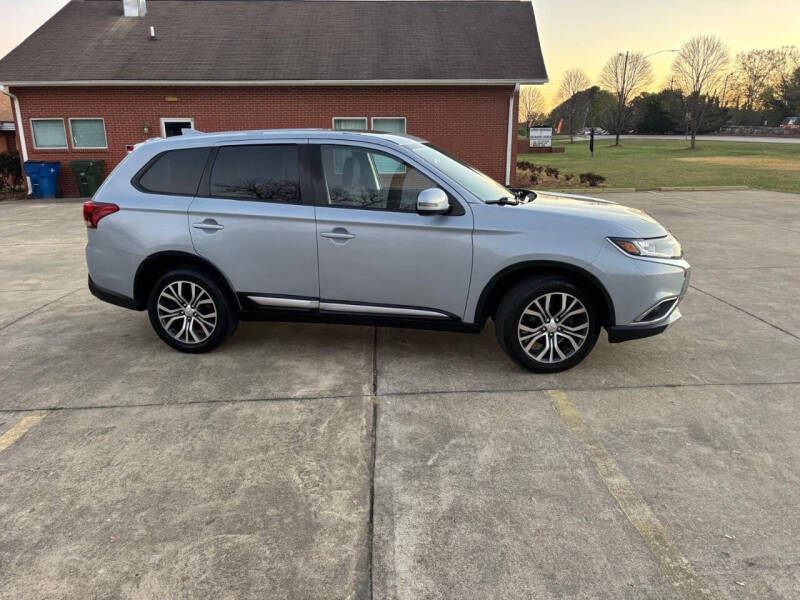 2017 Mitsubishi Outlander SE