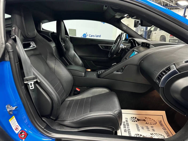 2019 Jaguar F-TYPE P300