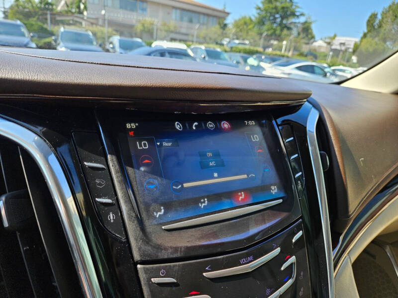 2015 Cadillac Escalade Luxury