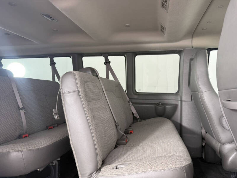 2025 Chevrolet Express LT 3500