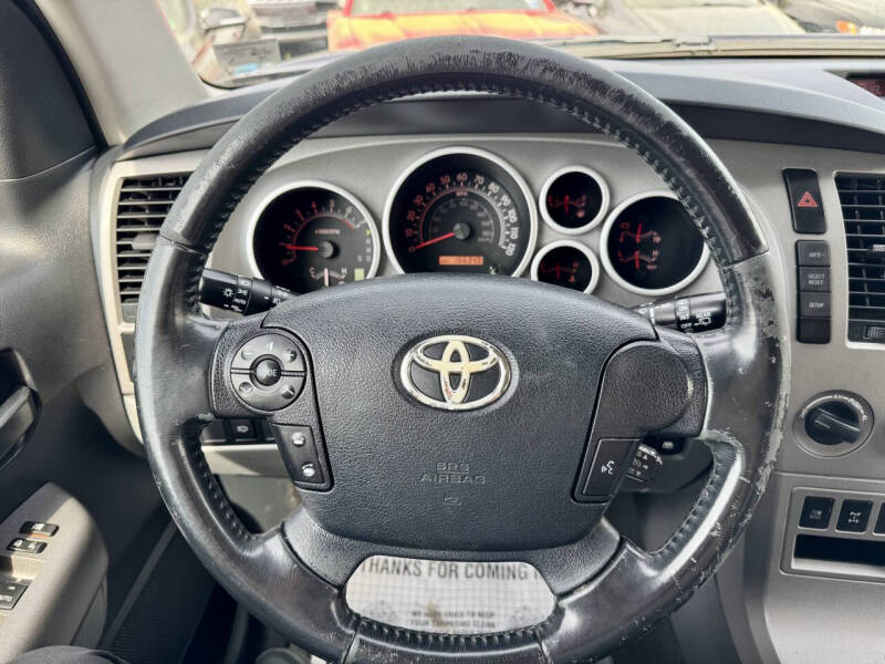 2013 Toyota Sequoia SR5