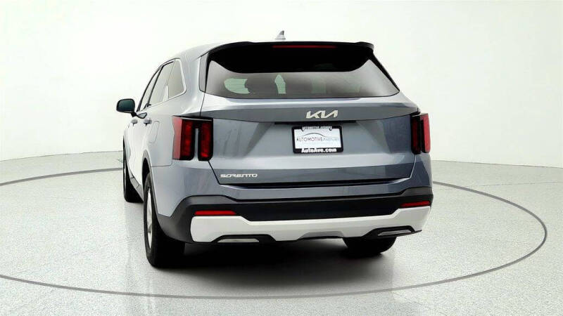 2025 Kia Sorento LX