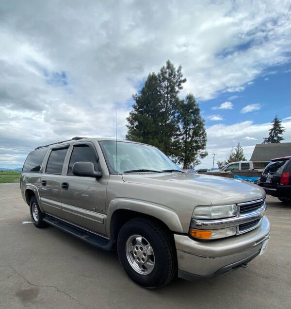 2000 Chevrolet Suburban for sale at M AND S CAR SALES LLC in Independence OR