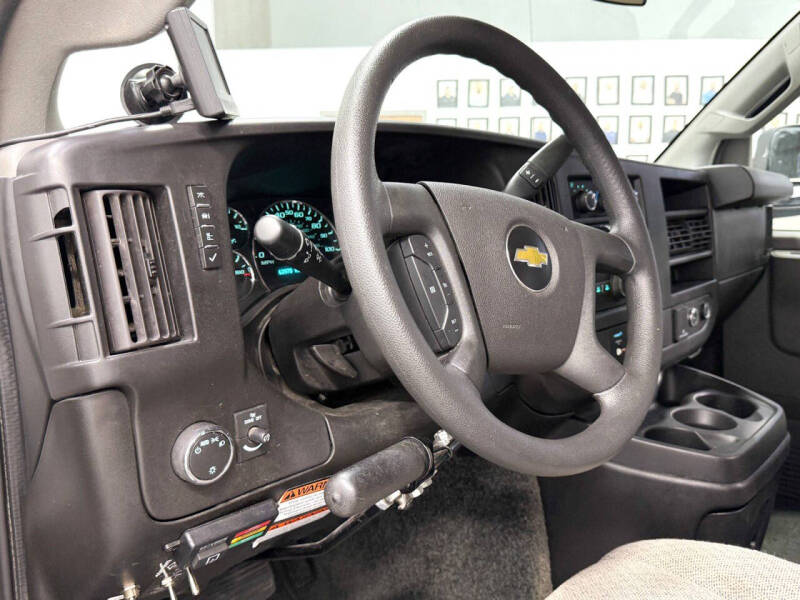 2017 Chevrolet Express LT 2500