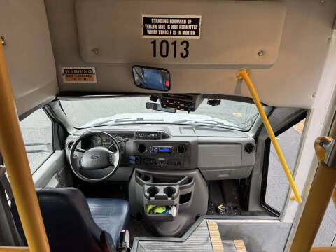 2010 Ford E-Series E-450 SD