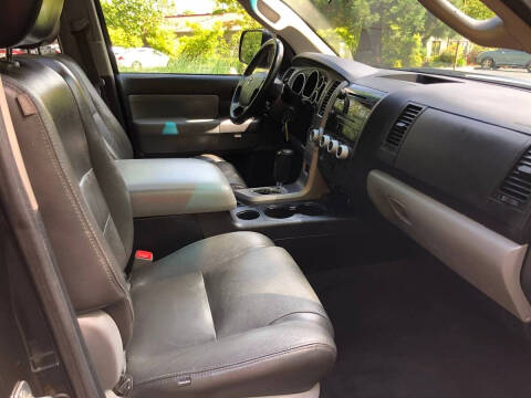 2012 Toyota Sequoia SR5