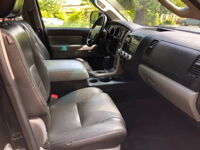 2012 Toyota Sequoia SR5