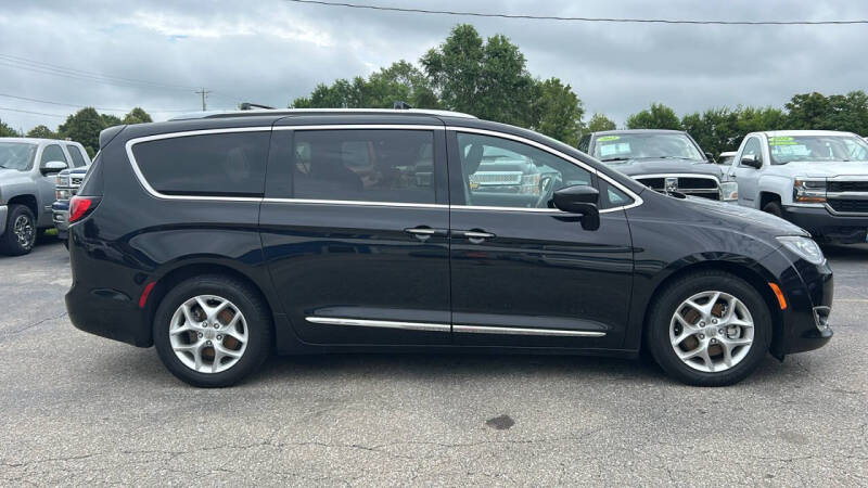2020 Chrysler Pacifica Touring L
