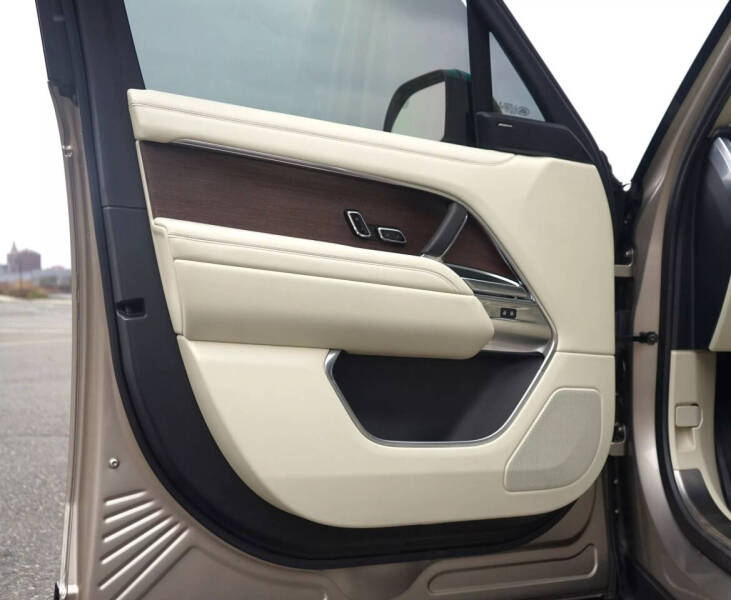 2023 Land Rover Range Rover P400 SE