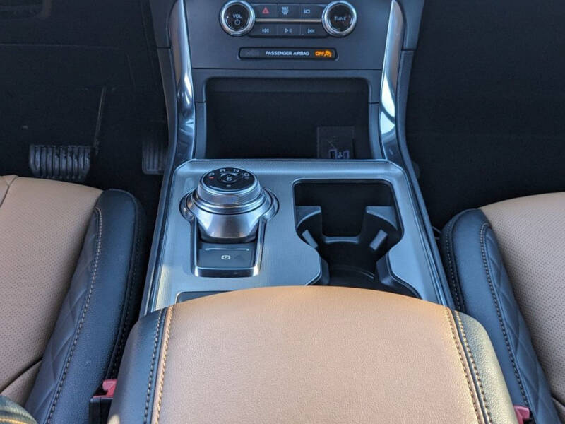 2024 Ford Edge Titanium