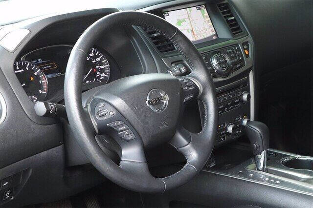 2019 Nissan Pathfinder SL