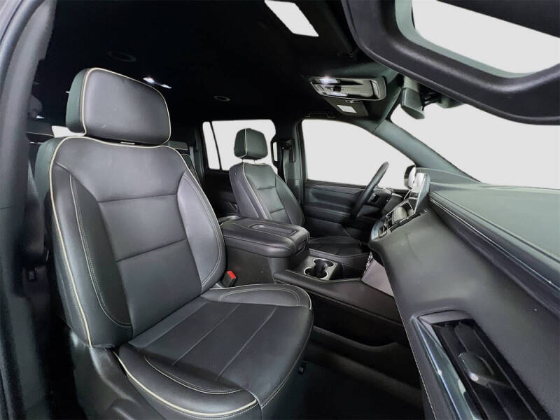 2023 GMC Yukon XL SLT