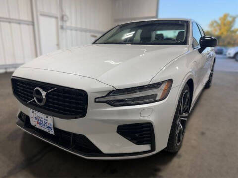 2022 Volvo S60 Recharge T8 R-Design Expression