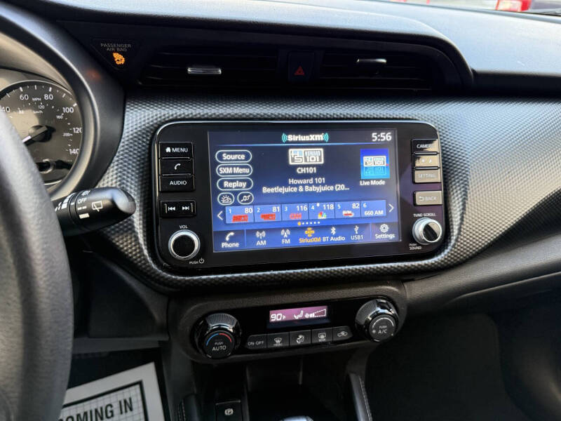 2022 Nissan Kicks SV