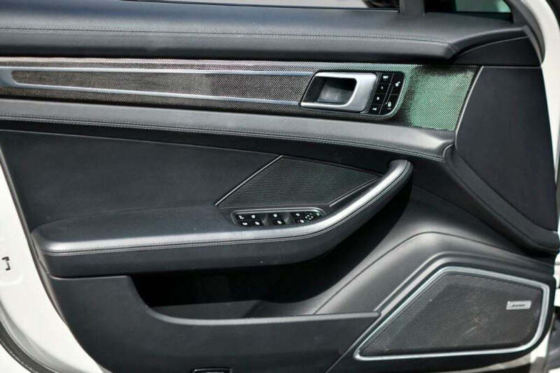 2018 Porsche Panamera Turbo S E-Hybrid