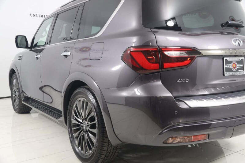 2023 Infiniti QX80 Premium Select