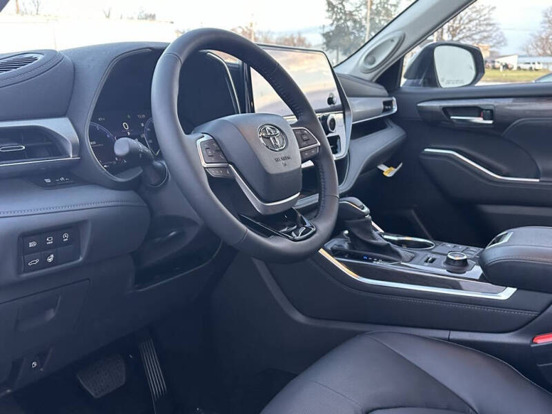 2026 Toyota Highlander Platinum