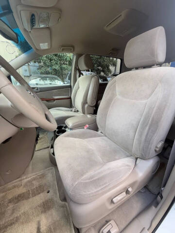 2004 Toyota Sienna XLE Limited 7 Passenger