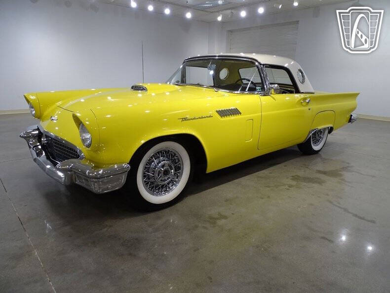 1957 Ford Thunderbird