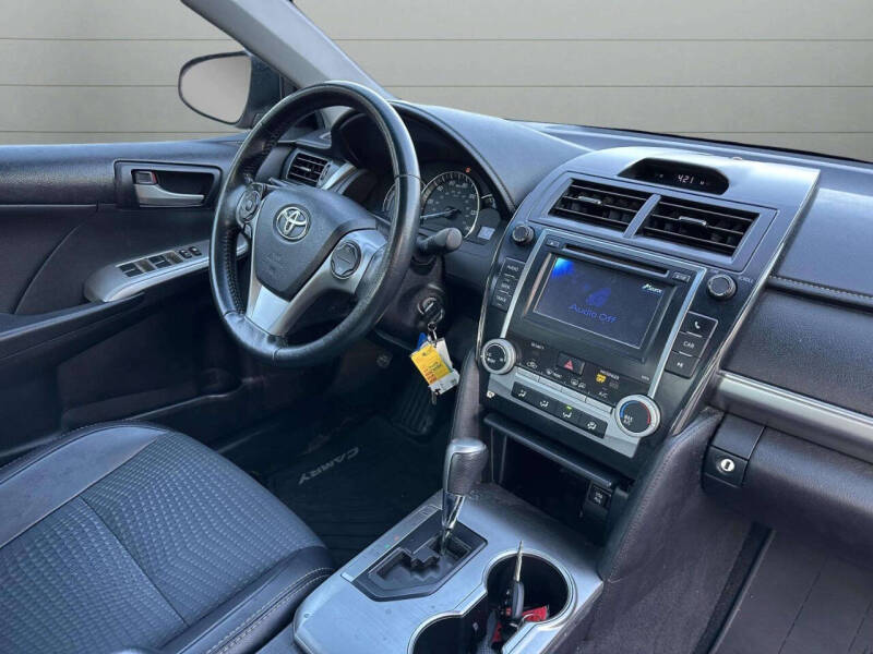 2014 Toyota Camry SE