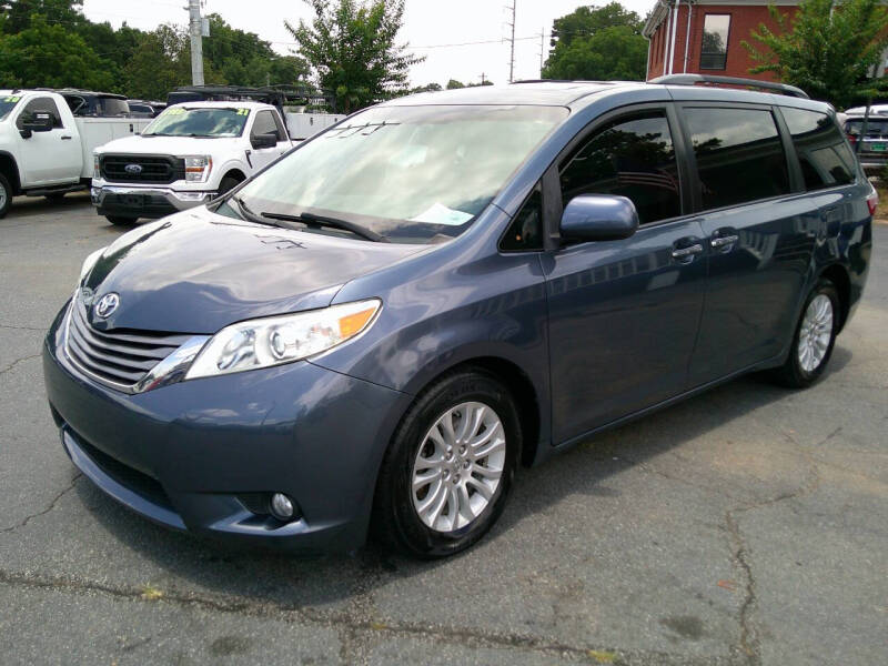 2015 Toyota Sienna XLE 8-Passenger