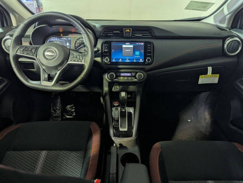 2025 Nissan Versa SR