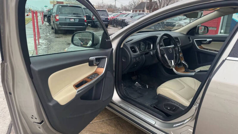 2016 Volvo S60 T5 Inscription Platinum