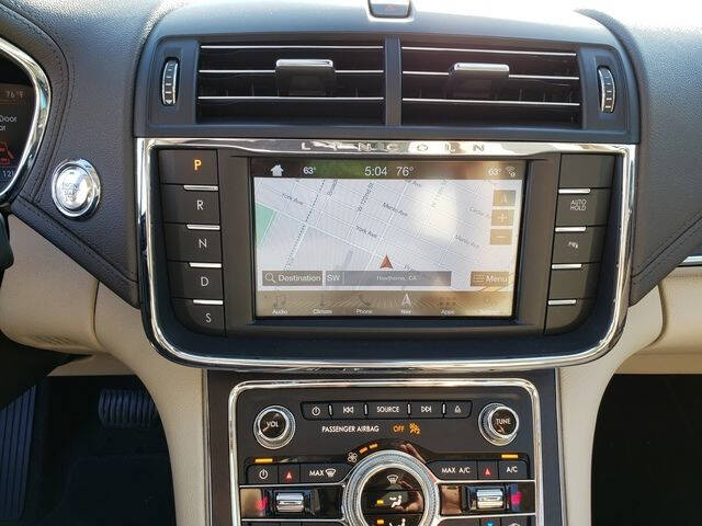 2018 Lincoln Continental Select