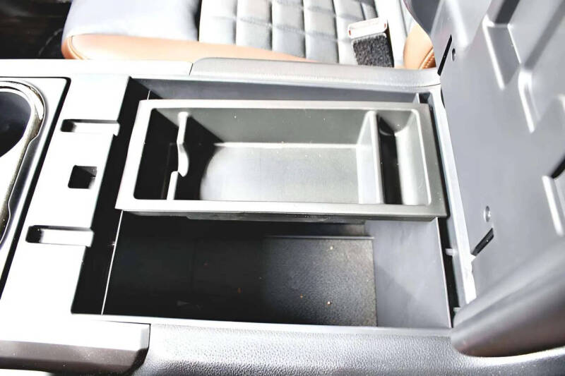 2017 Nissan Titan Platinum Reserve