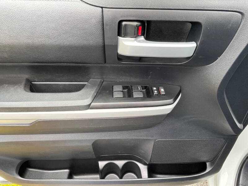 2018 Toyota Tundra SR5