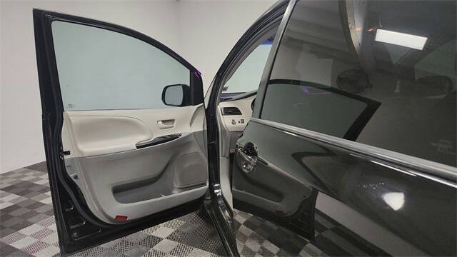 2014 Toyota Sienna L 7-Passenger