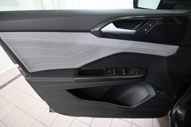2024 Volkswagen Taos SEL 4Motion