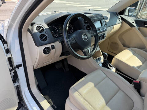 2012 Volkswagen Tiguan SE 4Motion