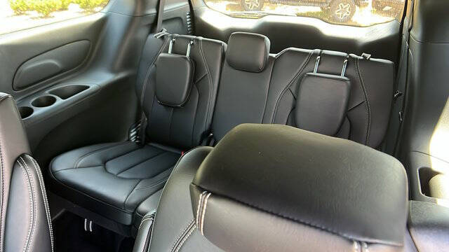 2026 Chrysler Voyager LX