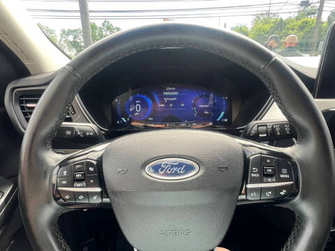 2022 Ford Escape SEL